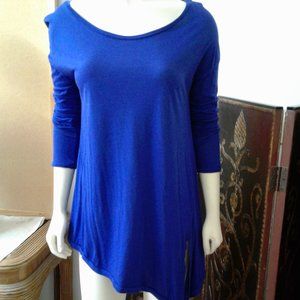 Stray Heart Women's   Long Sleeve T-Shirt Size   M